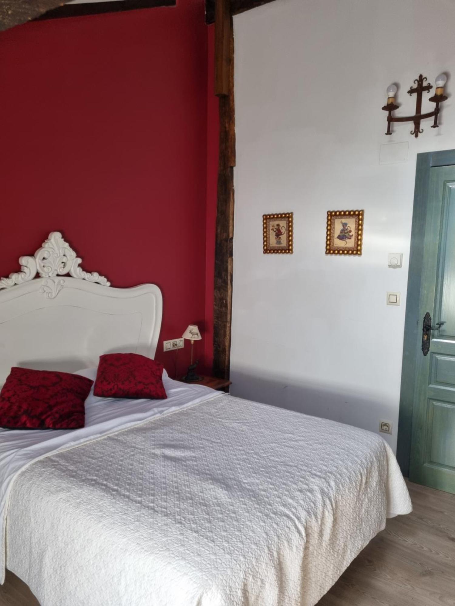 Hotel Rural La Casa Encanto Espinosa De Los Monteros Bagian luar foto