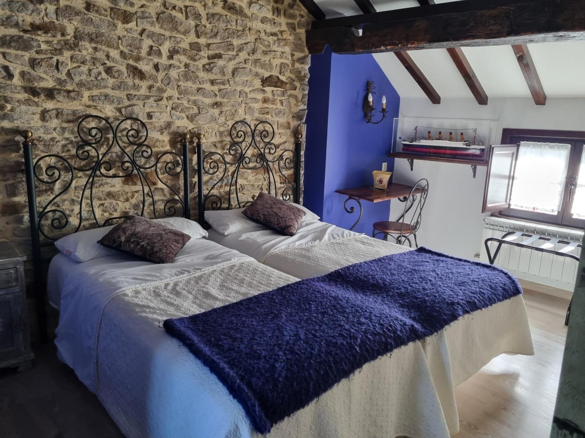 Hotel Rural La Casa Encanto Espinosa De Los Monteros Bagian luar foto