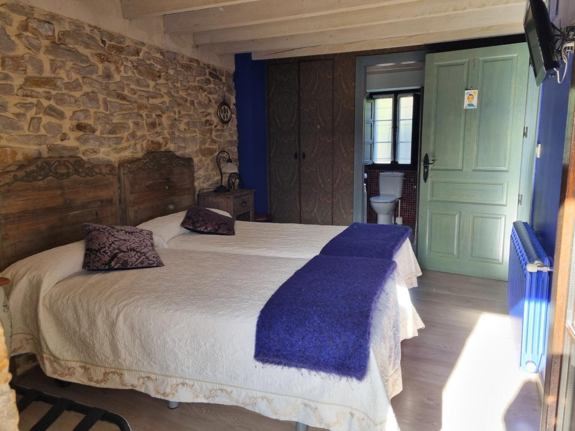Hotel Rural La Casa Encanto Espinosa De Los Monteros Bagian luar foto